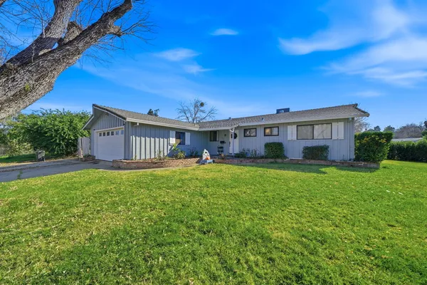 $335,000 | 590 Brearcliffe Drive, Red Bluff, CA 96080