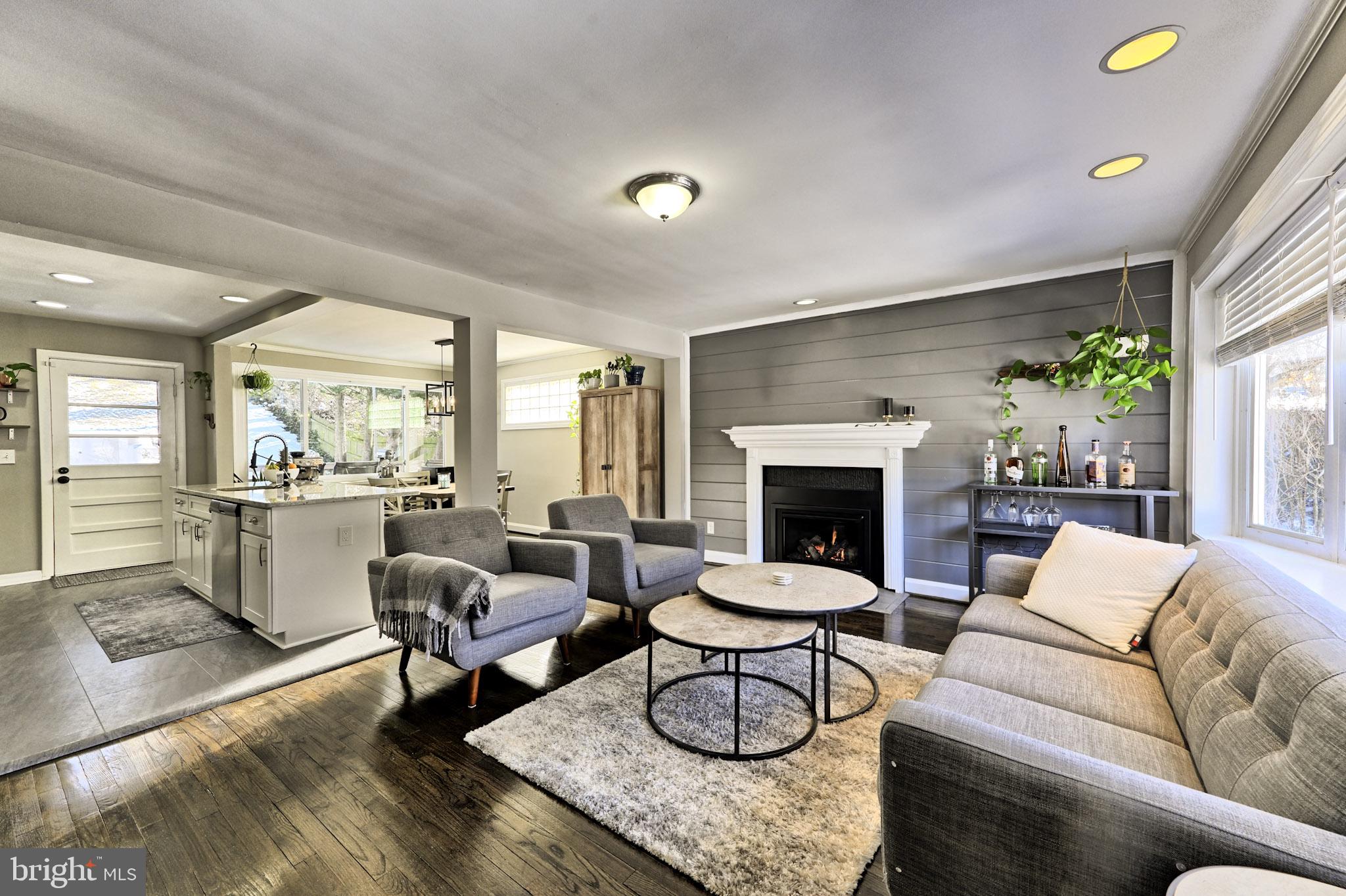 547 Brook Road Baltimore, MD 21286 - Photo 3 of 32