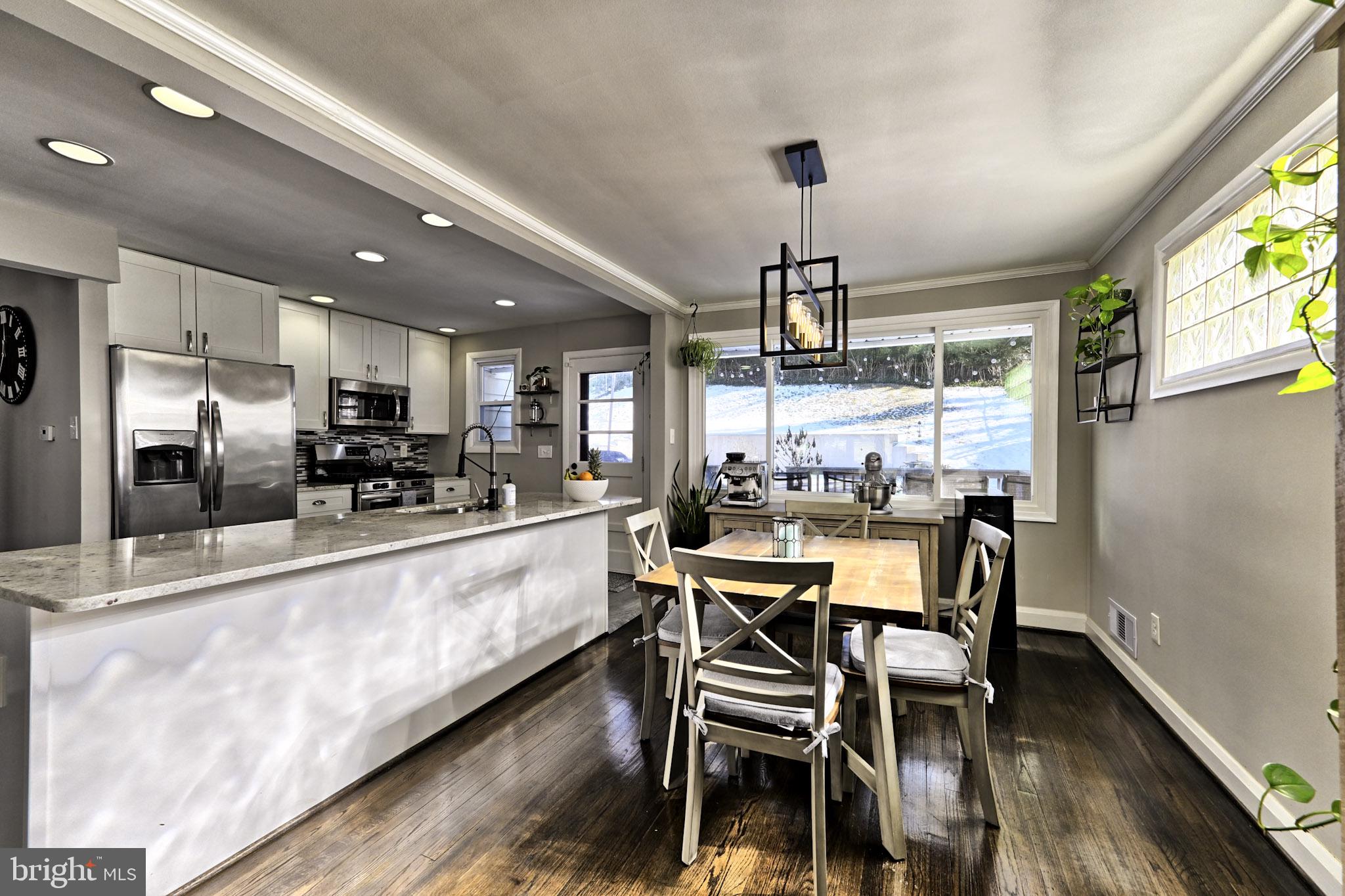 547 Brook Road Baltimore, MD 21286 - Photo 7 of 32