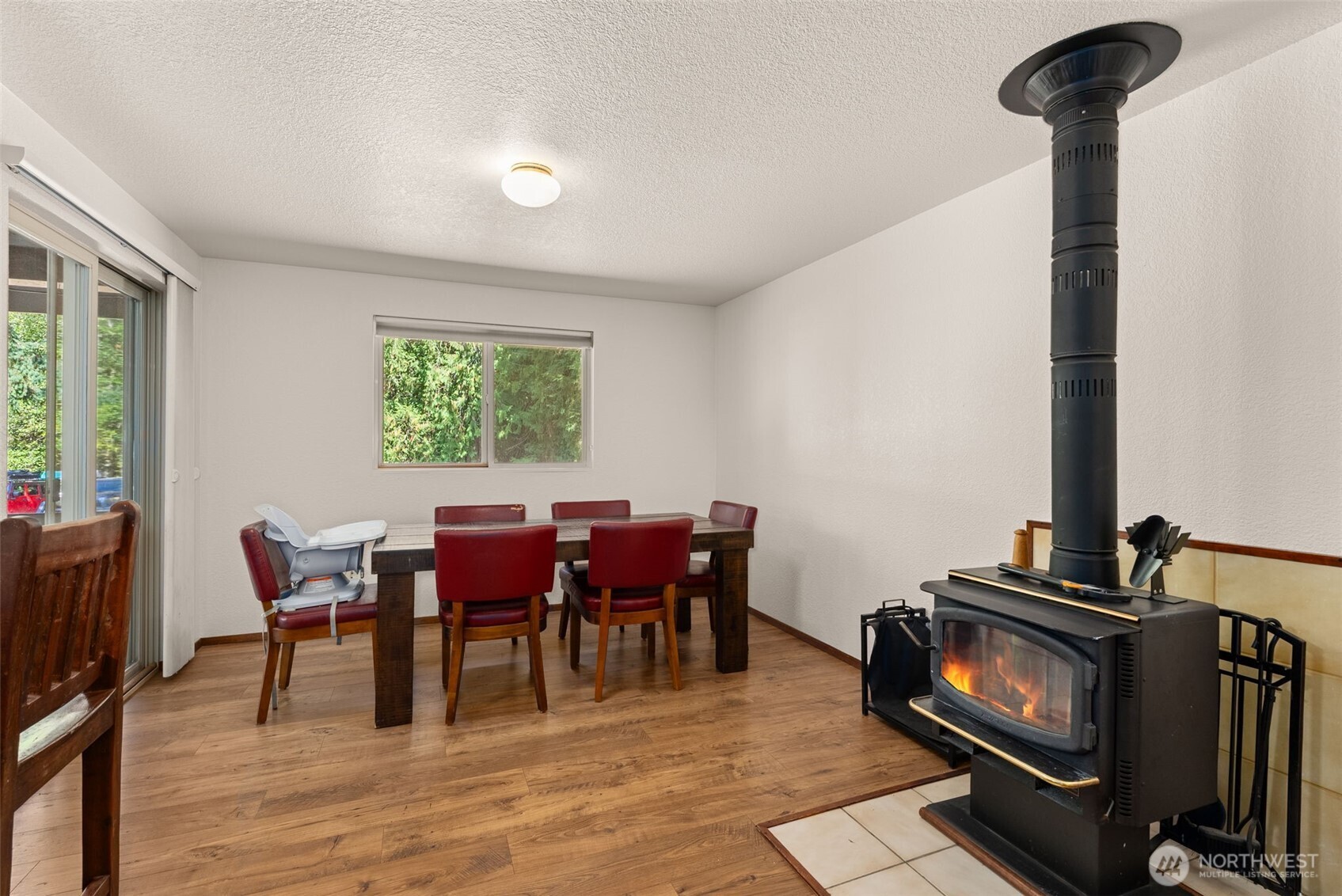 119 River Heights Road Centralia, WA 98531 - Photo 12 of 40 a view of a dining room with furniture window and wooden floor