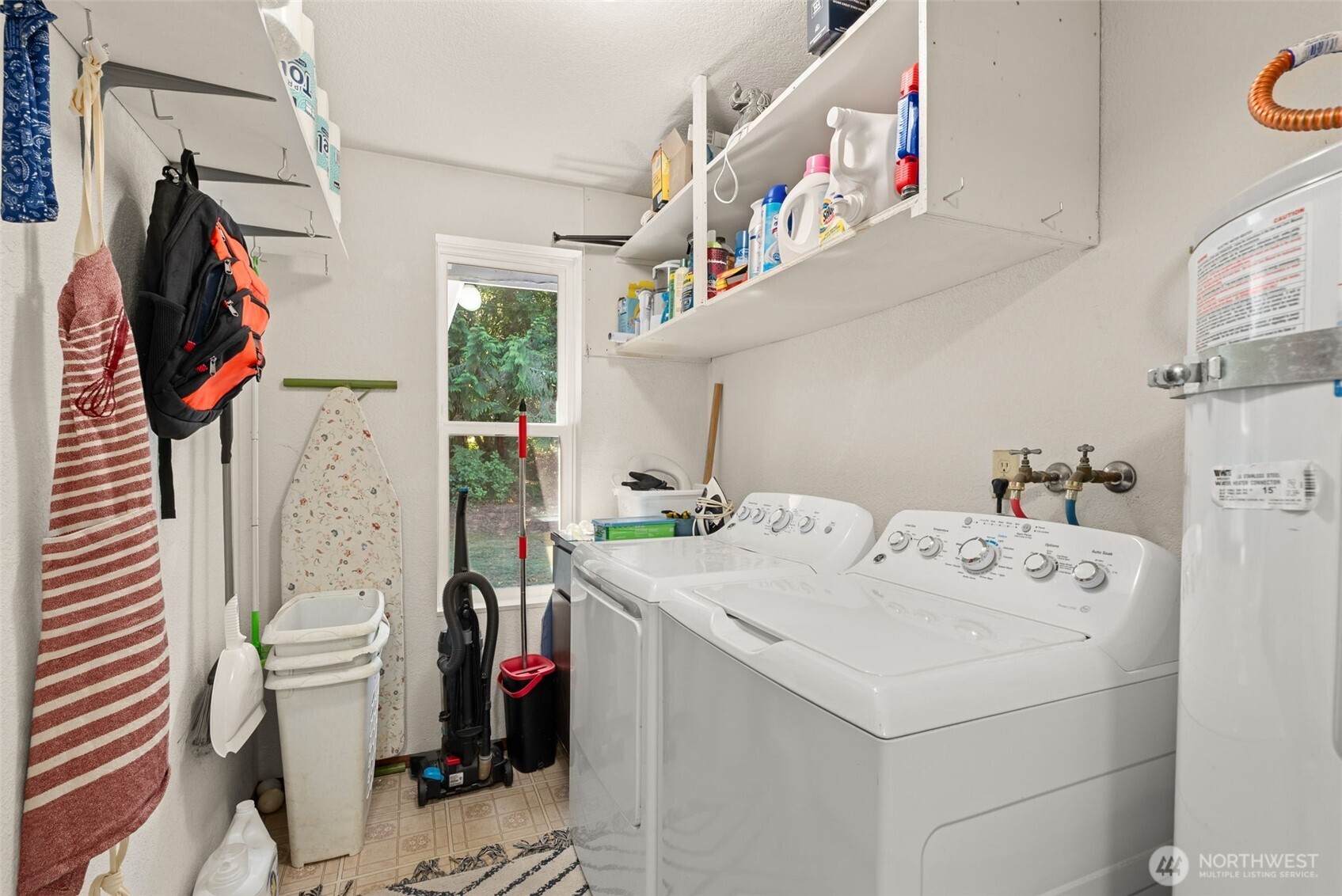 119 River Heights Road Centralia, WA 98531 - Photo 22 of 40 a utility room with dryer and washer