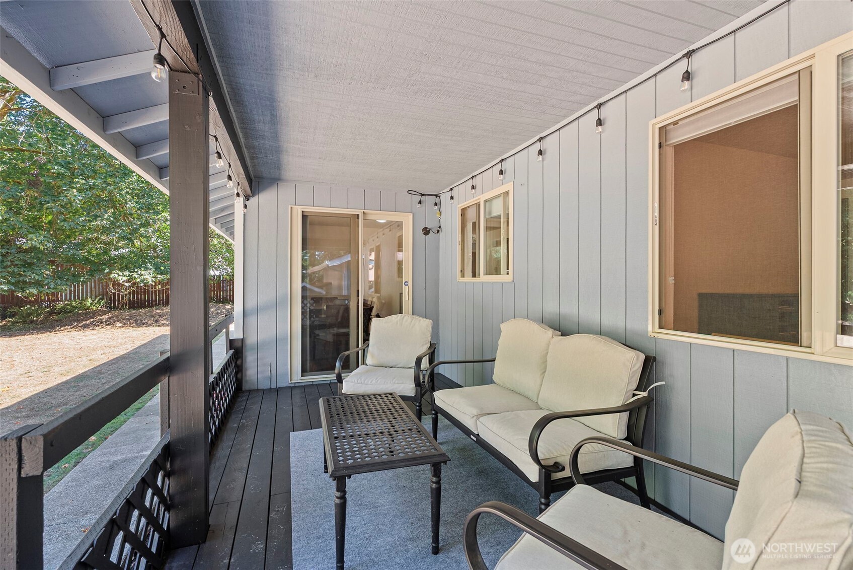 119 River Heights Road Centralia, WA 98531 - Photo 24 of 40 a living room with furniture and a window
