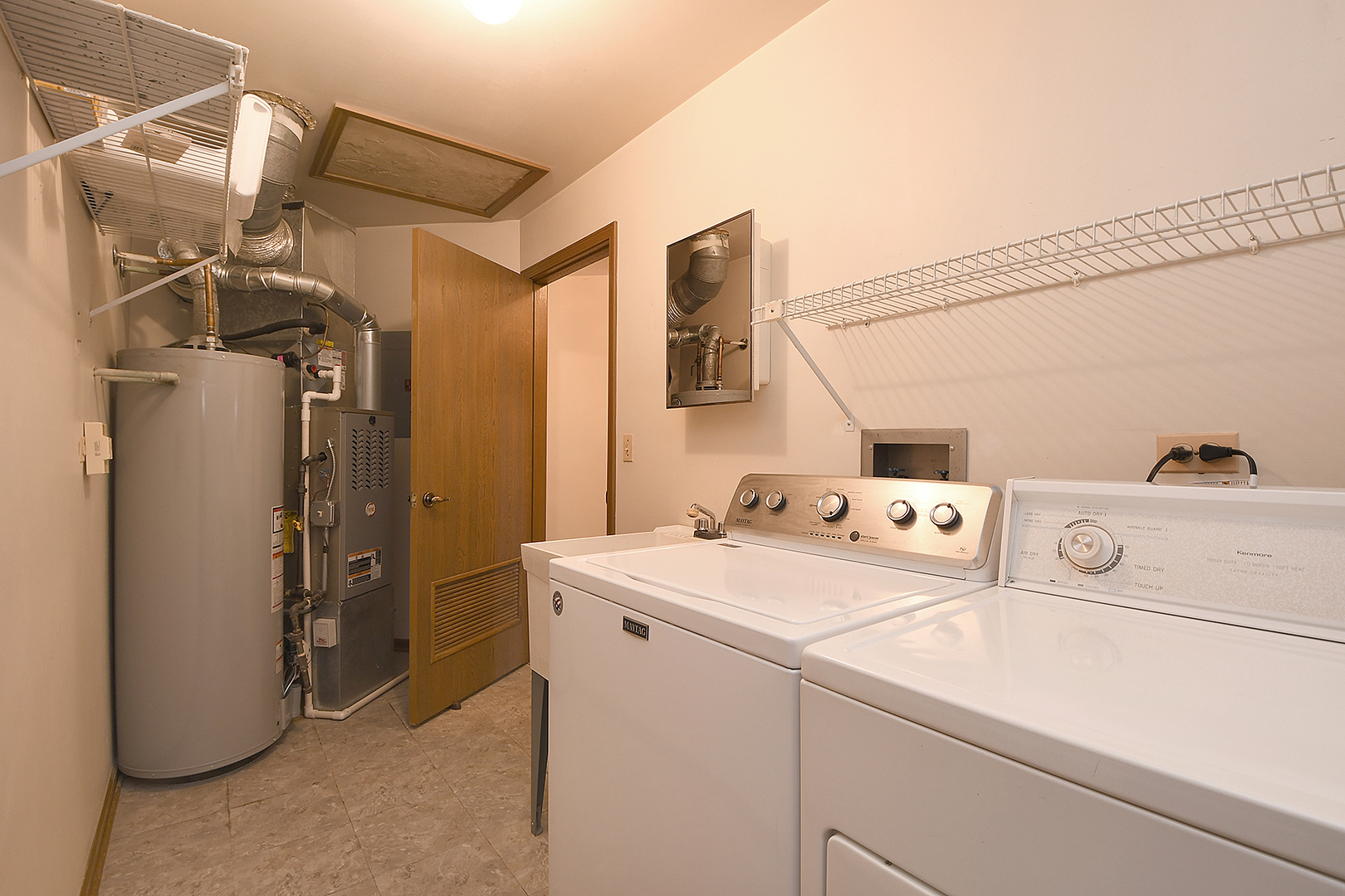 9722 West Creek Road, Unit E2 Palos Park, IL 60464 - Photo 18 of 18 a utility room with dryer and washer