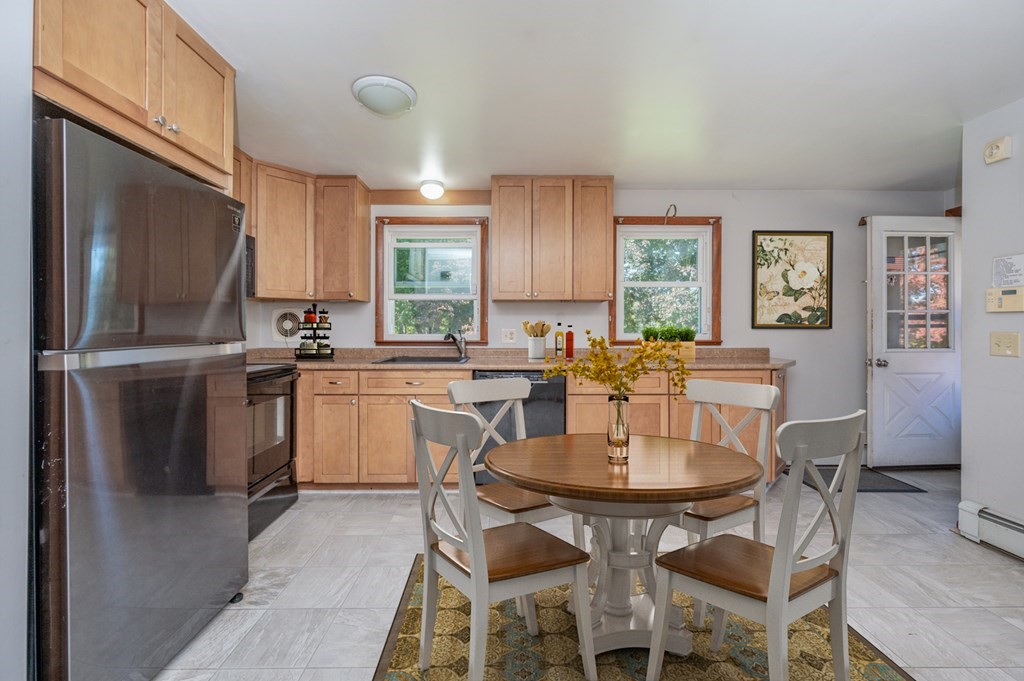 539 Cooper Road Northbridge, MA 01534 - Photo 4 of 35
