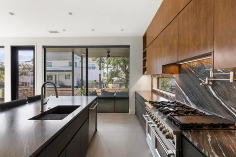 $1,624,900 | 1110 Grovewood Lane, Houston, TX 77008
