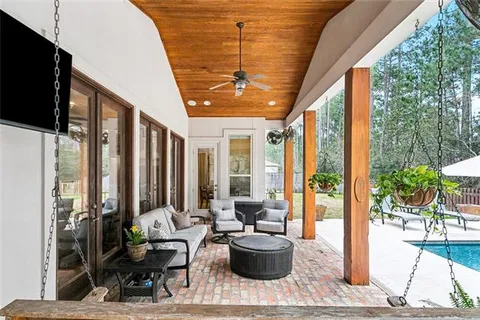 $890,000 | 440 Chateau Grimaldi, Mandeville, LA 70471