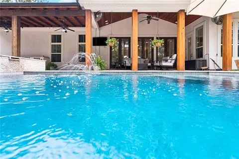 $890,000 | 440 Chateau Grimaldi, Mandeville, LA 70471