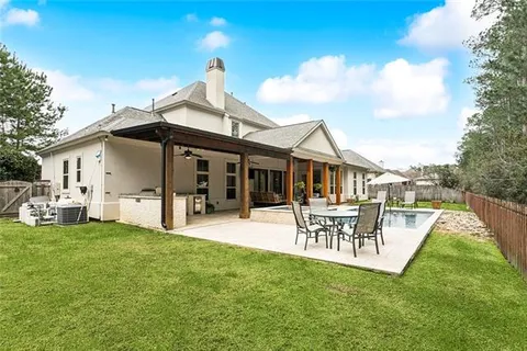 $890,000 | 440 Chateau Grimaldi, Mandeville, LA 70471