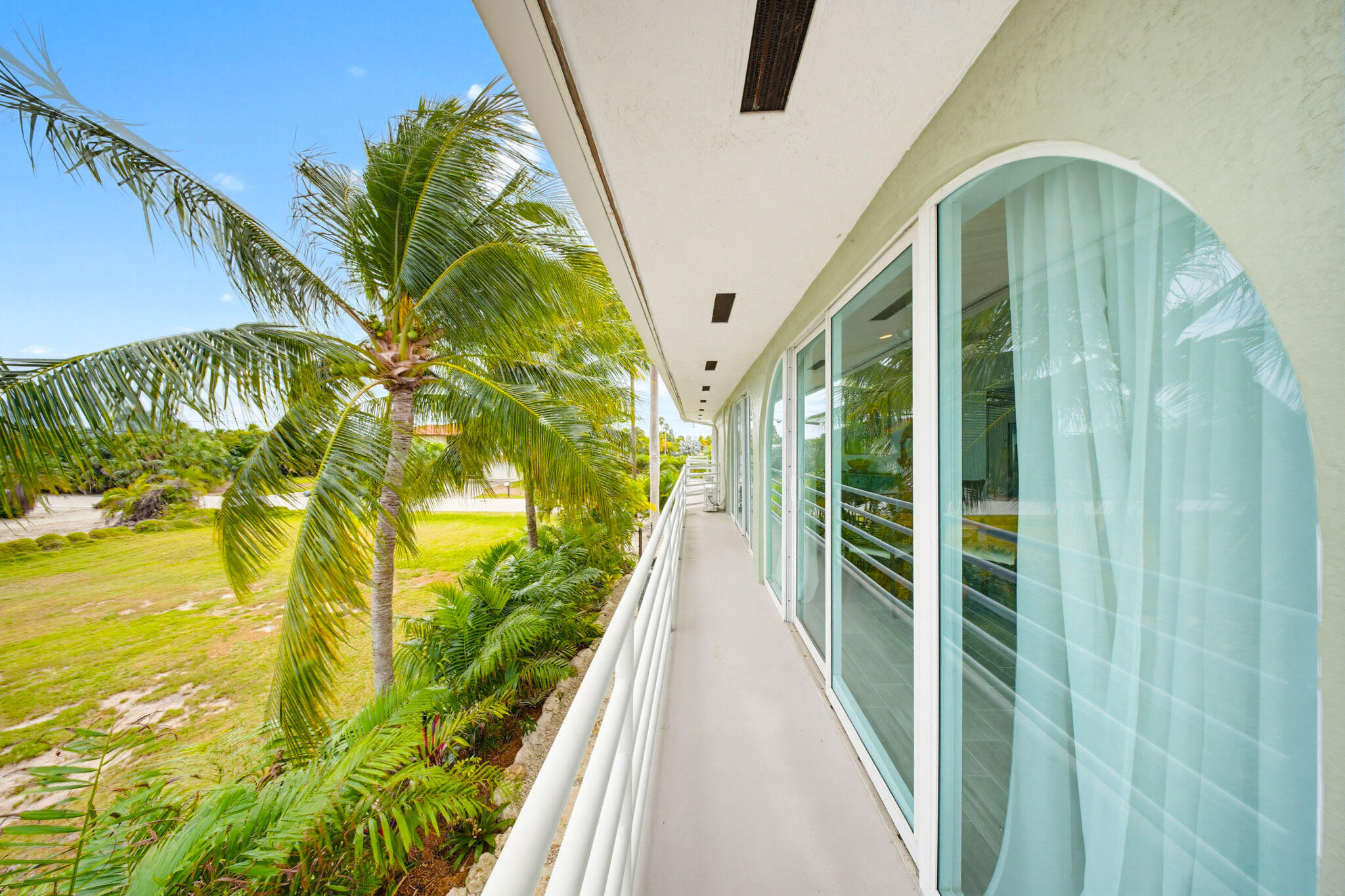 30463 Hawk Lane Big Pine Key, FL 33043 - Photo 39 of 64 a view of balcony with garden