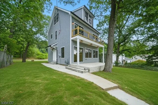 $525,000 | 32 Alpine Drive, Lake Hopatcong, NJ 07849