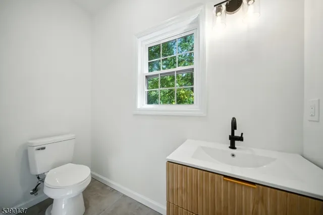 $525,000 | 32 Alpine Drive, Lake Hopatcong, NJ 07849