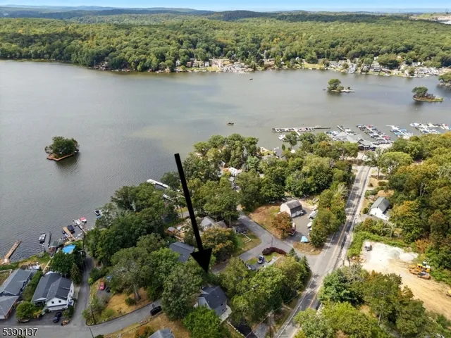 $525,000 | 32 Alpine Drive, Lake Hopatcong, NJ 07849