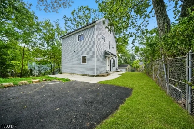 $525,000 | 32 Alpine Drive, Lake Hopatcong, NJ 07849