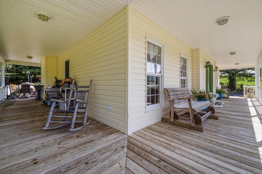 1283 Valley Road Saltville, VA 24370 - Photo 23 of 71 Gallery Image 23