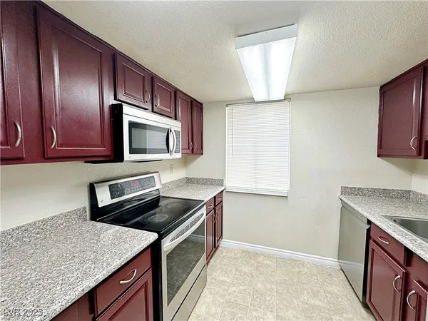 $1,740 | 4431 Alexis Drive, Unit 421, Las Vegas, NV 89103