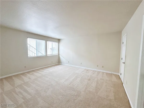 $1,740 | 4431 Alexis Drive, Unit 421, Las Vegas, NV 89103