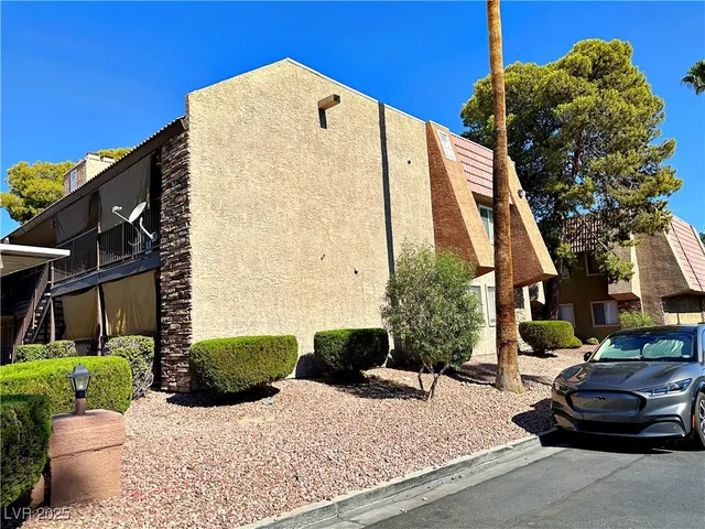 $1,840 | 4431 Alexis Drive, Unit 421, Las Vegas, NV 89103