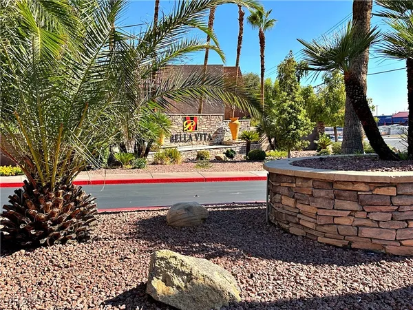 $1,740 | 4431 Alexis Drive, Unit 421, Las Vegas, NV 89103