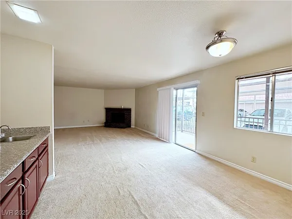 $1,740 | 4431 Alexis Drive, Unit 421, Las Vegas, NV 89103