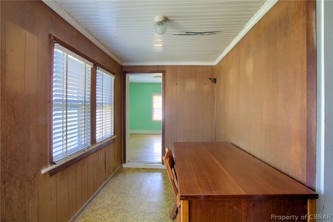 8651 Guinea Road Hayes, VA 23072 - Photo 13 of 36 Enclosed porch