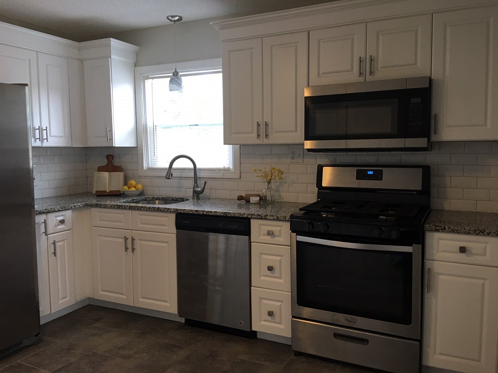 101 Pembroke Street Springfield, MA 01104 - Photo 3 of 14