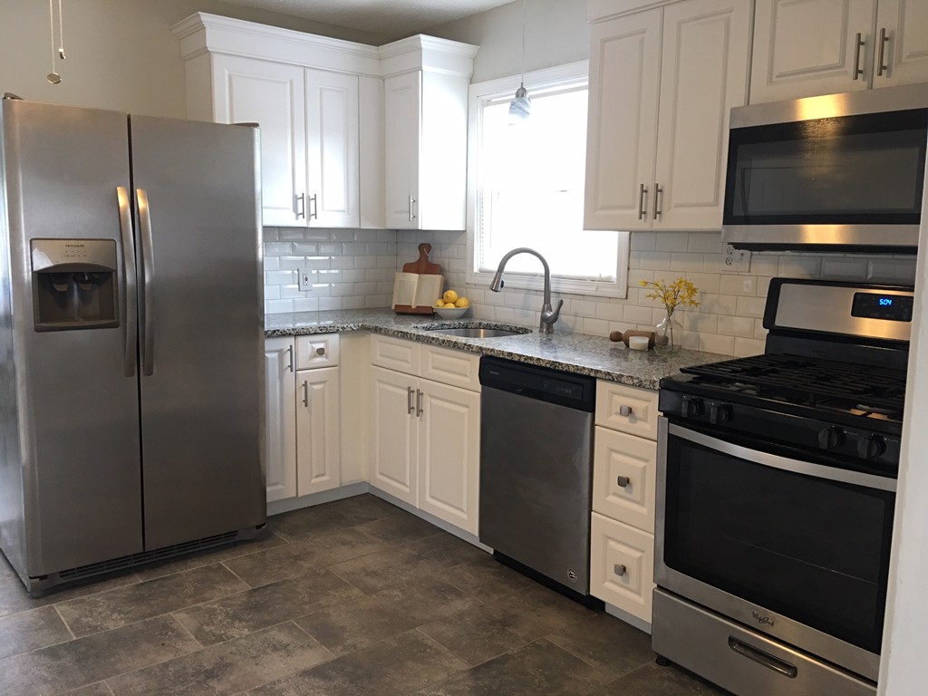 101 Pembroke Street Springfield, MA 01104 - Photo 4 of 14