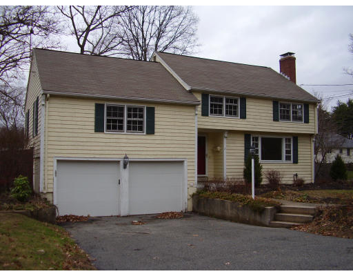 2 Trickett Road Lynnfield, MA 01940 - Photo 1 of 20 Gallery Image 1