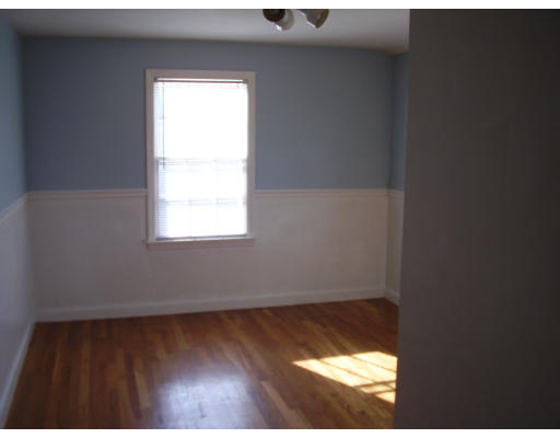 2 Trickett Road Lynnfield, MA 01940 - Photo 8 of 20 Gallery Image 8