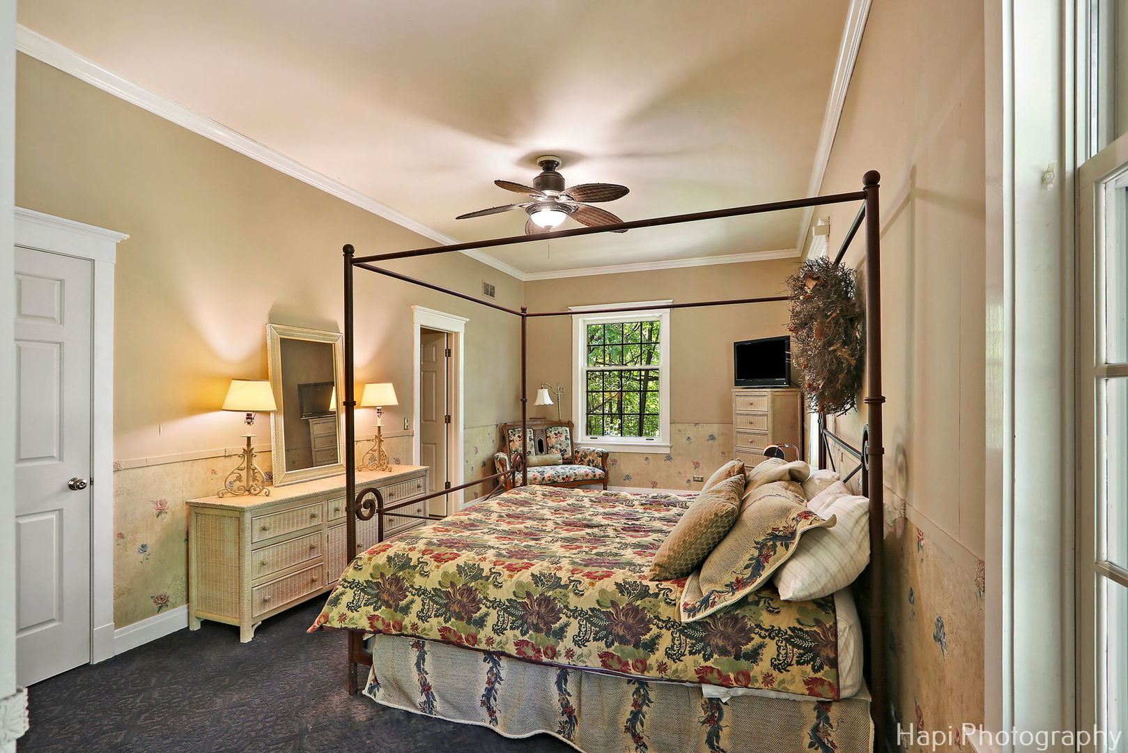 23 West County Line Road Barrington Hills, IL 60010 - Photo 32 of 71 a bed sitting in a room next to a window