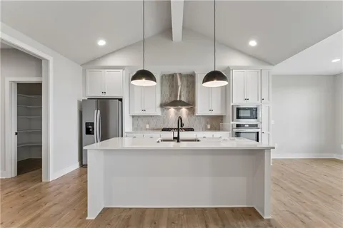 $569,900 | 17120 West 168th Place, Olathe, KS 66062