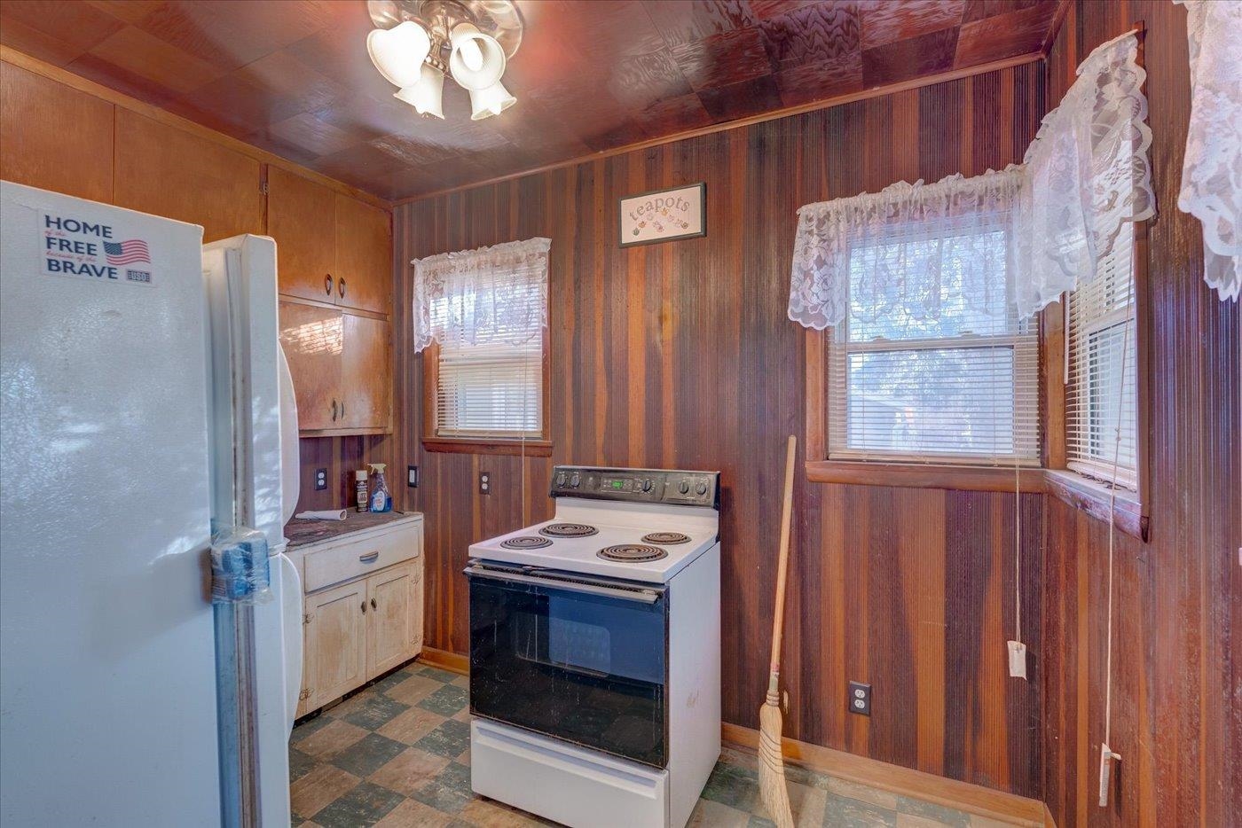 7 Head Edgerton, WI 53534 - Photo 10 of 36