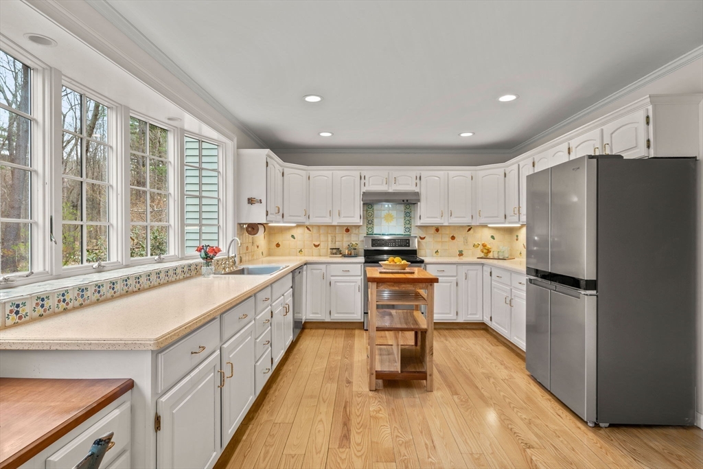 37 Oak Ridge Road Boxford, MA 01921 - Photo 11 of 41 Gallery Image 11