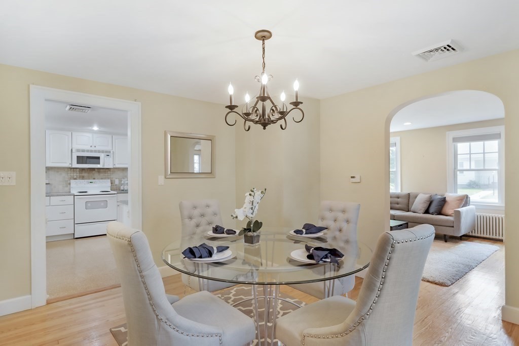 15 New Meadows Road Winchester, MA 01890 - Photo 7 of 37 Gallery Image 7