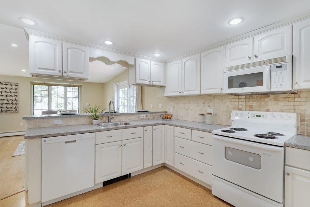 15 New Meadows Road Winchester, MA 01890 - Photo 10 of 37 Gallery Image 10