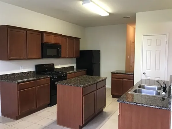 $2,210 | 10237 Tate Court, Conroe, TX 77385