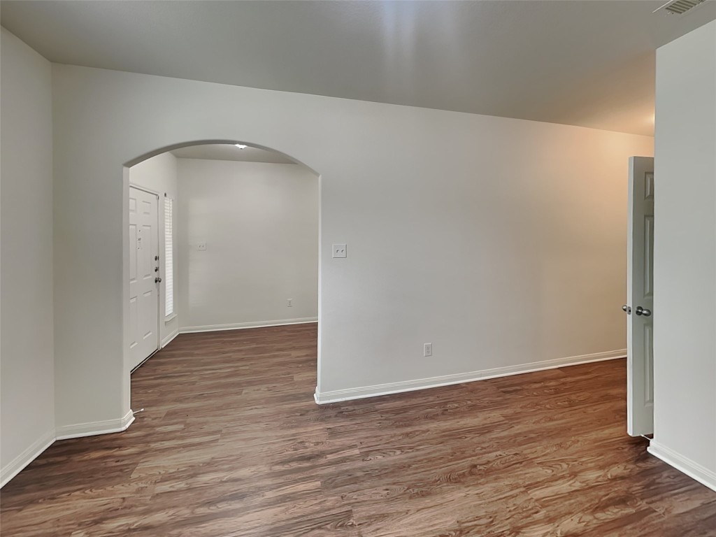 10237 Tate Court Conroe, TX 77385 - Photo 6 of 24