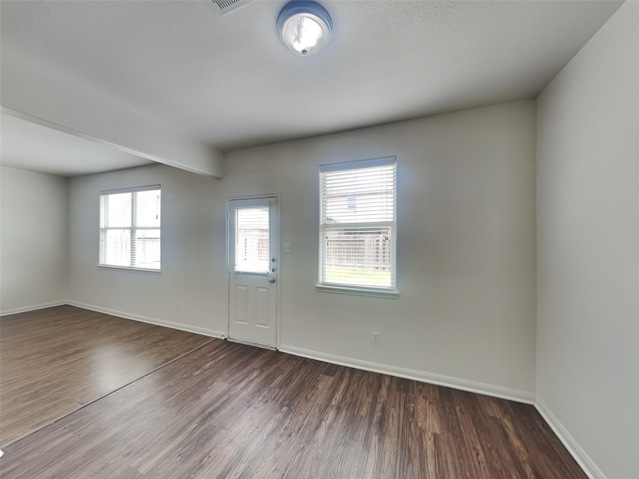 10237 Tate Court Conroe, TX 77385 - Photo 7 of 24
