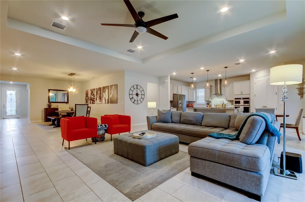 12704 Palapa Loop Spring Hill, FL 34610 - Photo 4 of 78 Family room