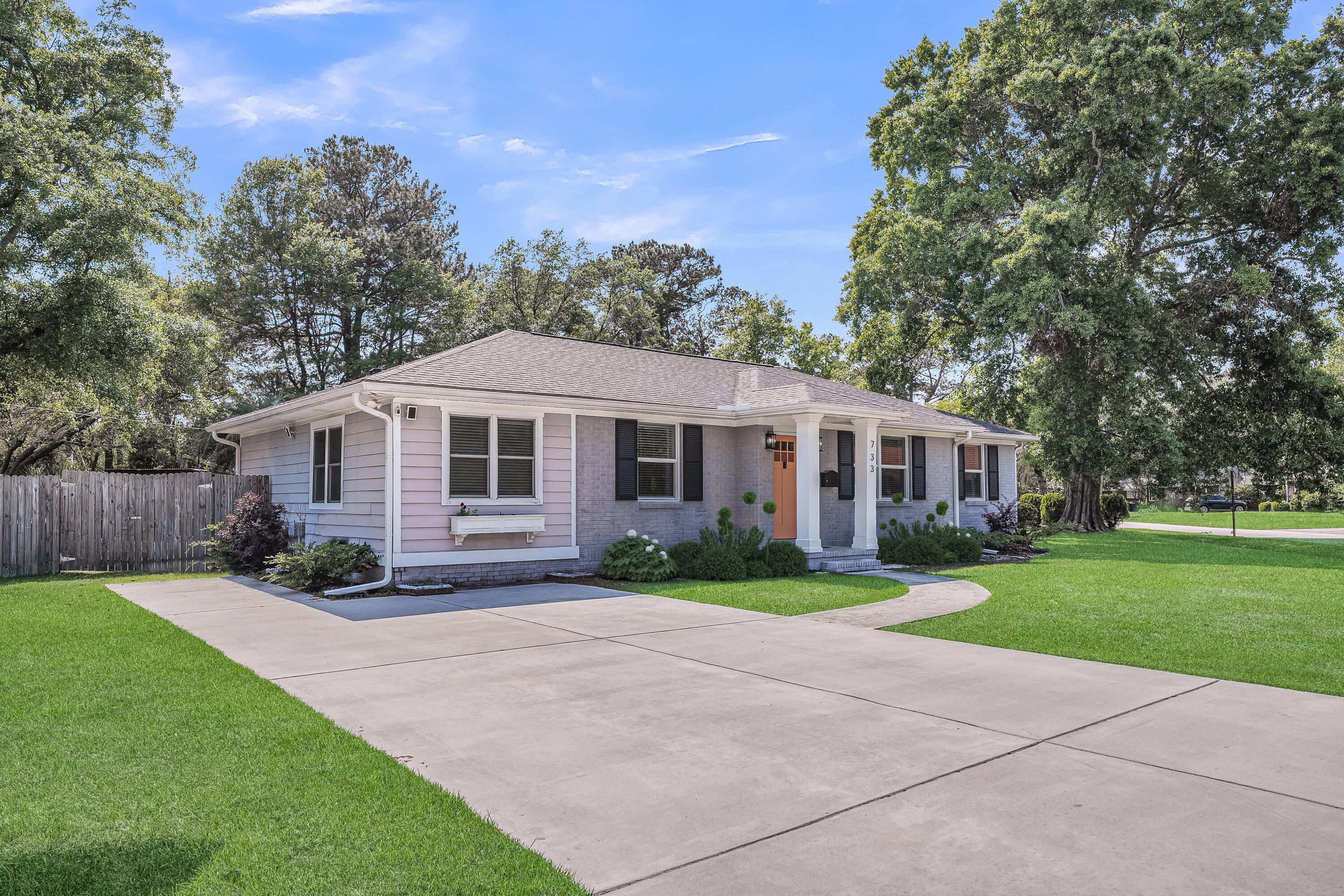 733 Longfellow Road Charleston, SC 29407 - Photo 4 of 43 Updated Front Left Side