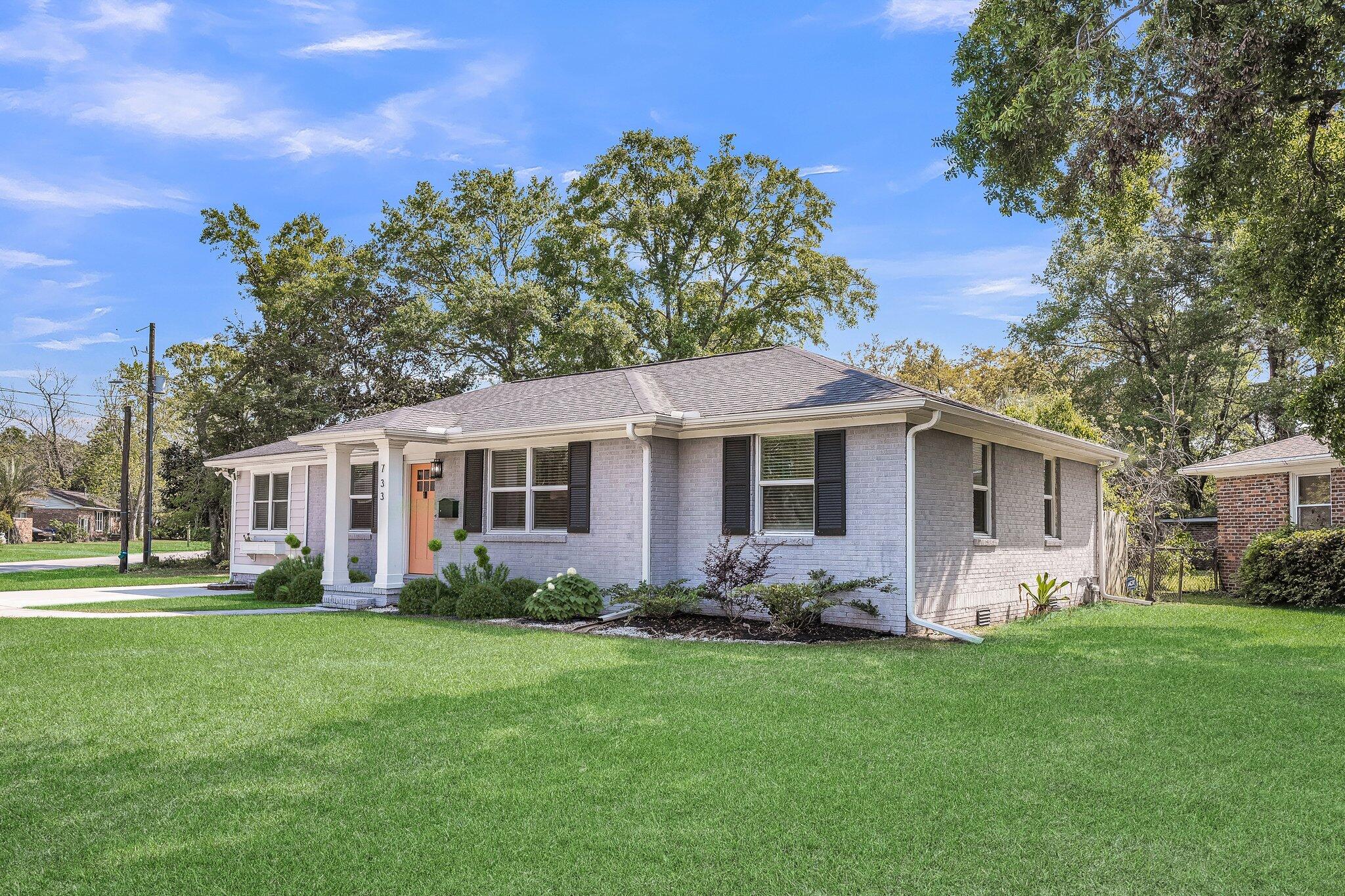 733 Longfellow Road Charleston, SC 29407 - Photo 5 of 43 Updated Front Day Right Side
