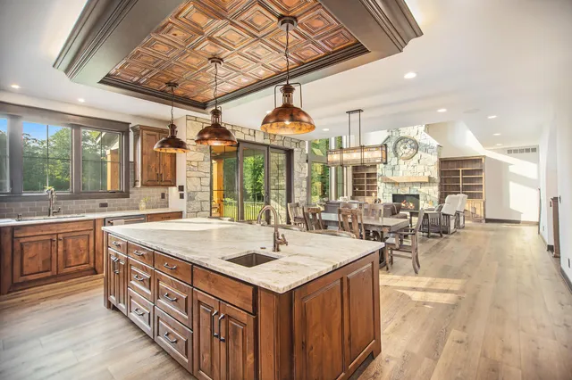 $2,150,000 | 4574 34th Street, Zeeland, MI 49464