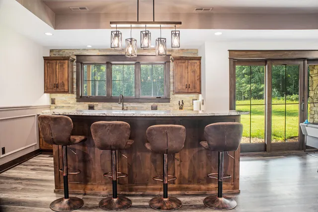 $2,150,000 | 4574 34th Street, Zeeland, MI 49464