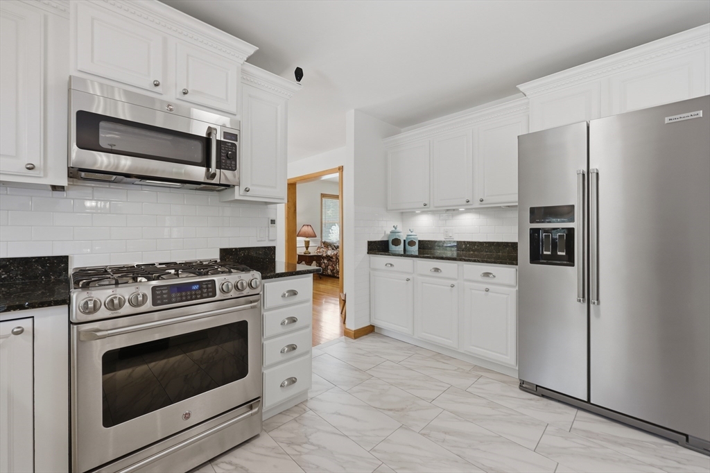 459 North Street Georgetown, MA 01833 - Photo 13 of 41
