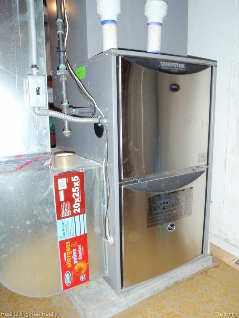 822 Dickson Lane Rochester, MI 48307 - Photo 21 of 26 High Efficiency Furnace
