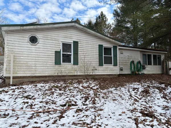 $190,000 | 15335 East B Avenue, Augusta, MI 49012