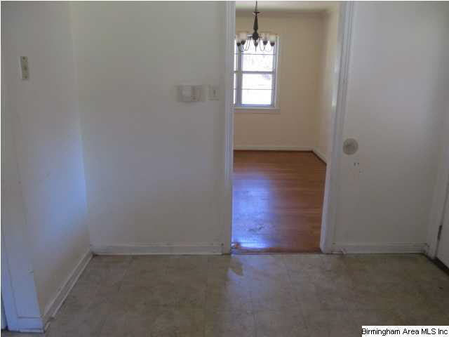 828 Five Mile Road Birmingham, AL 35215 - Photo 7 of 13