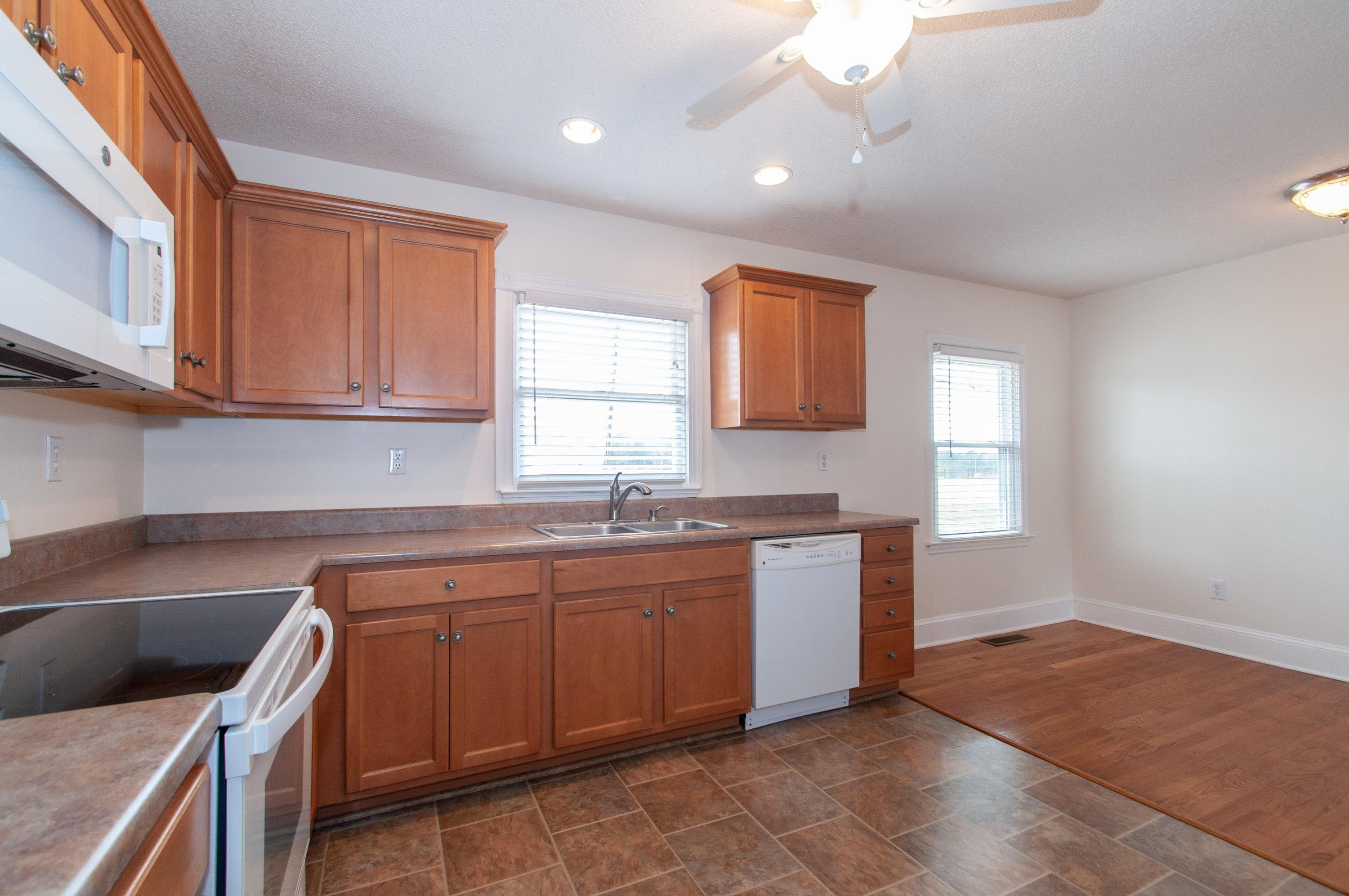 6756 Rock Quarry Road Garner, NC 27529 - Photo 10 of 33 Kitchen