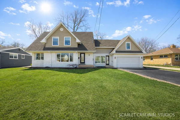 $895,000 | 774 Kenilworth Avenue, Glen Ellyn, IL 60137