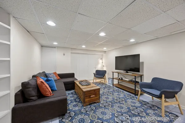 $895,000 | 774 Kenilworth Avenue, Glen Ellyn, IL 60137