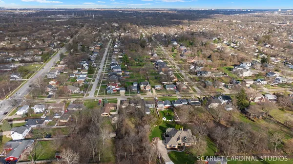 $895,000 | 774 Kenilworth Avenue, Glen Ellyn, IL 60137